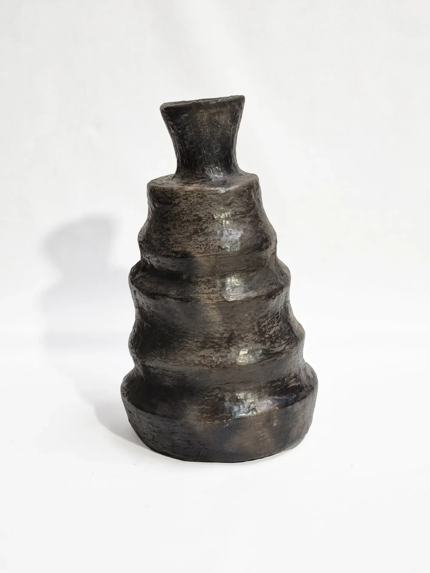Vase Terracotta l Cone Sway I 002 S8  Charcoal