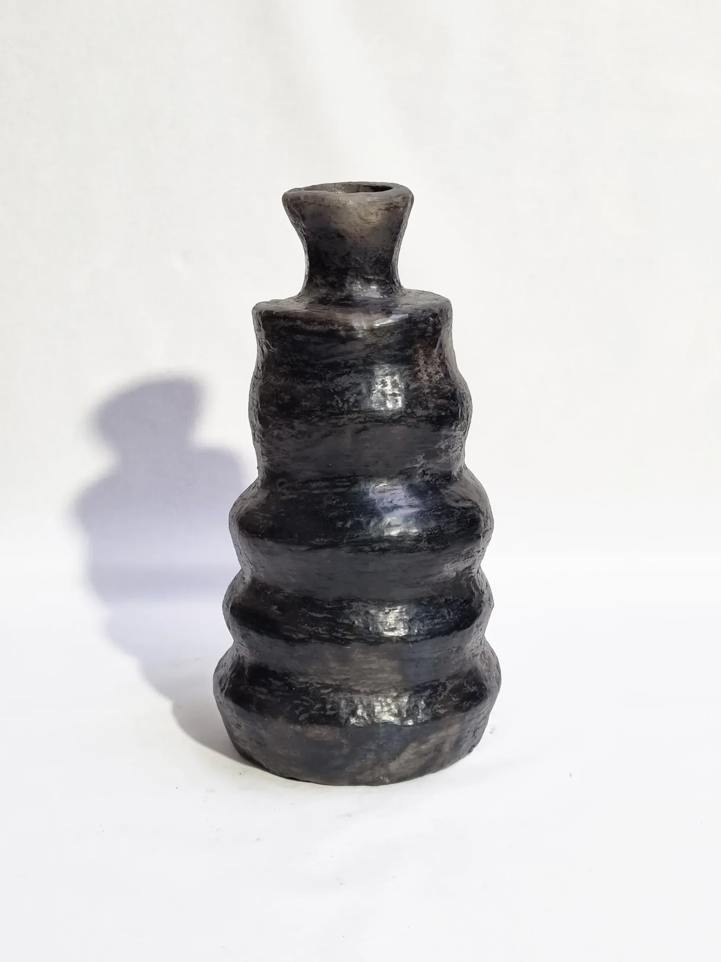 Vase Terracotta l Cone Sway I 003 S8  Charcoal