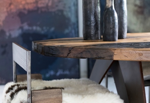 Dining Table Oudna